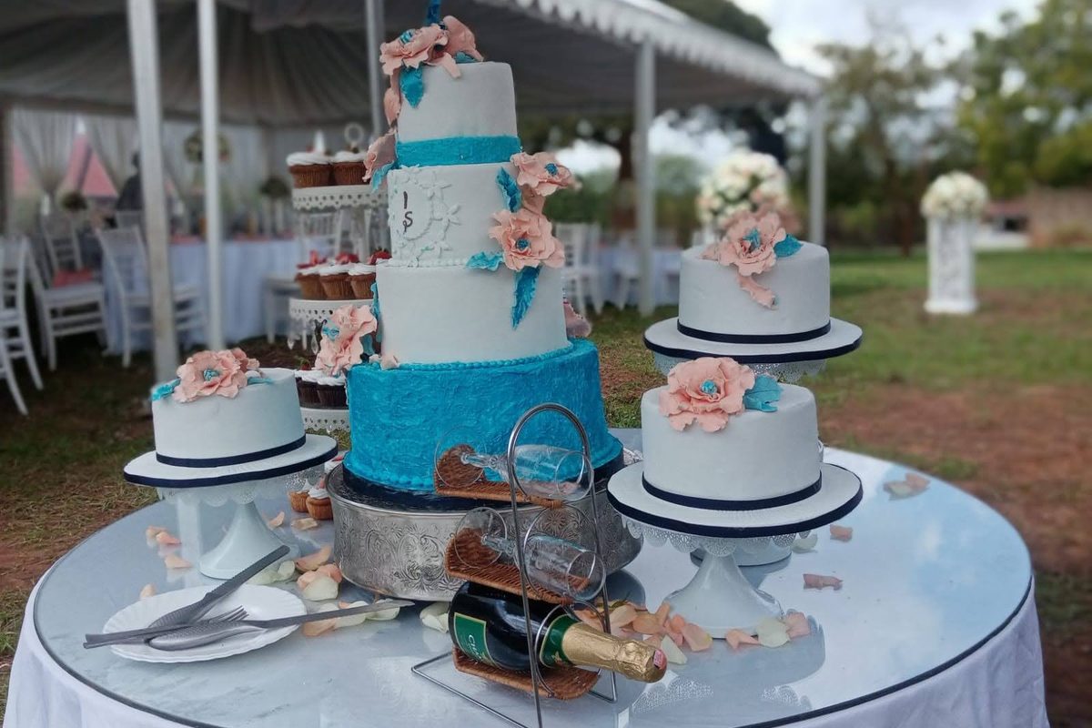 A Cakes & Cakes event build